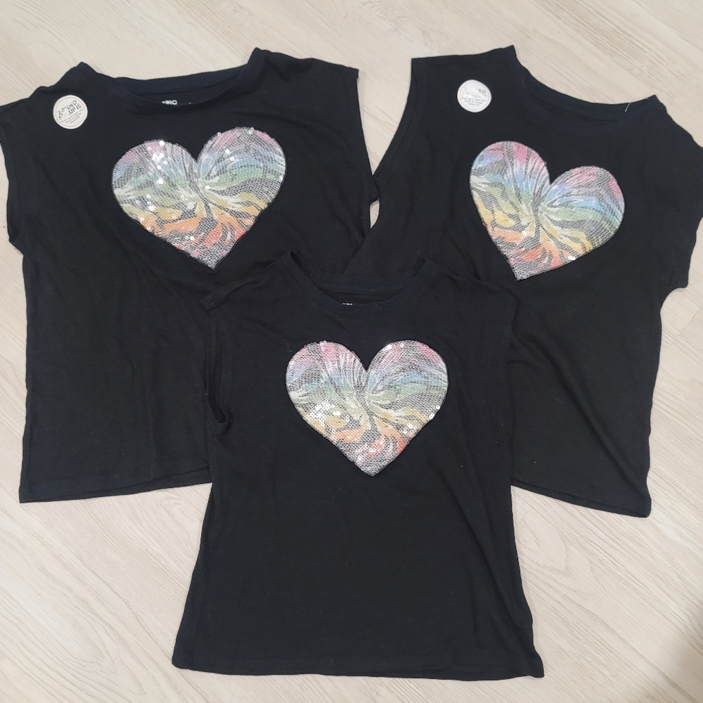 ♥️5 For $25 NWOT EPIC THREADS  Sequins Heart short sleeve tops set of 3 sizes…